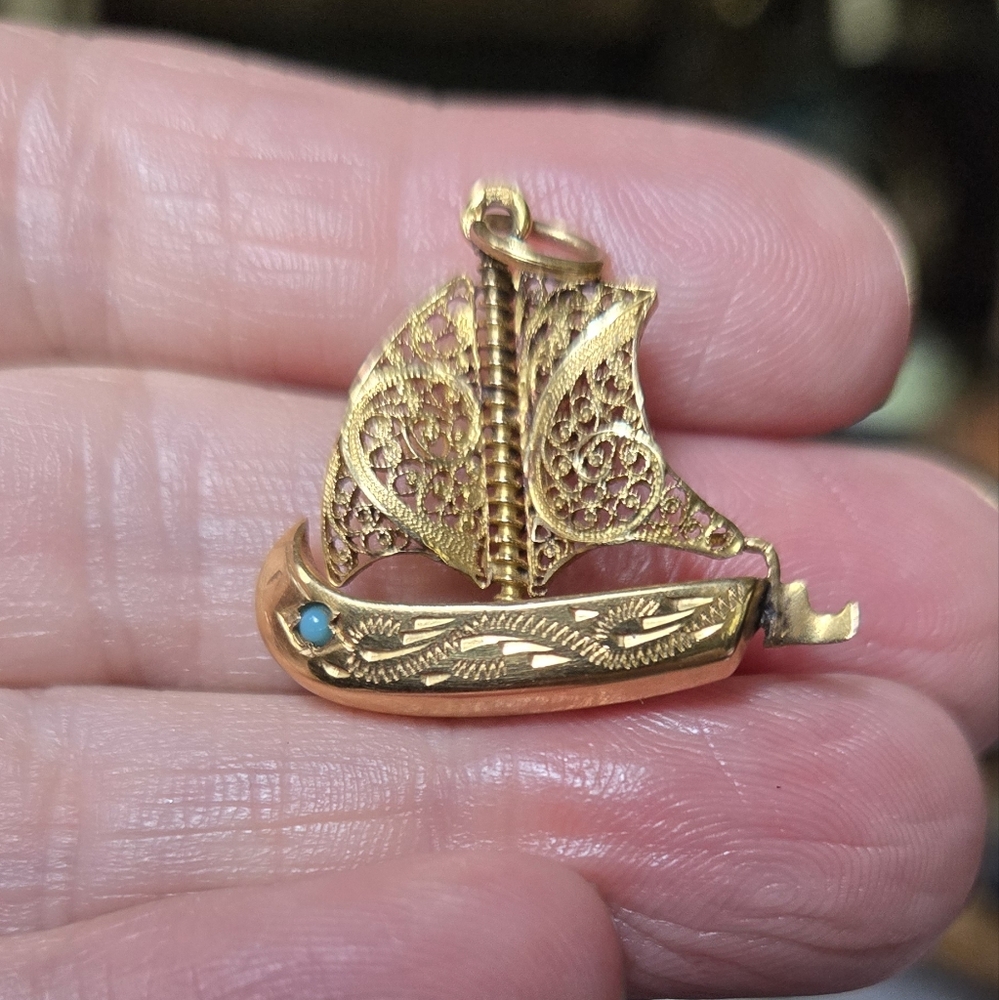 SOLD!COPY - 24k gold sail boat with turquoise gem vintage 1940's piece - Picture 2 of 9